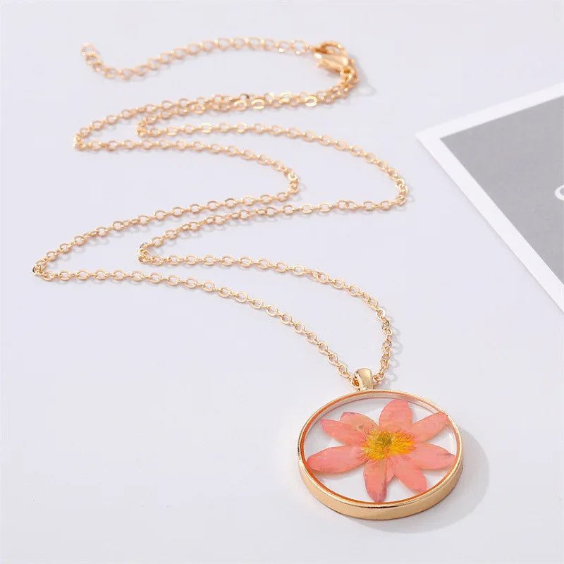Eternal Bloom – Dried Flower Necklace