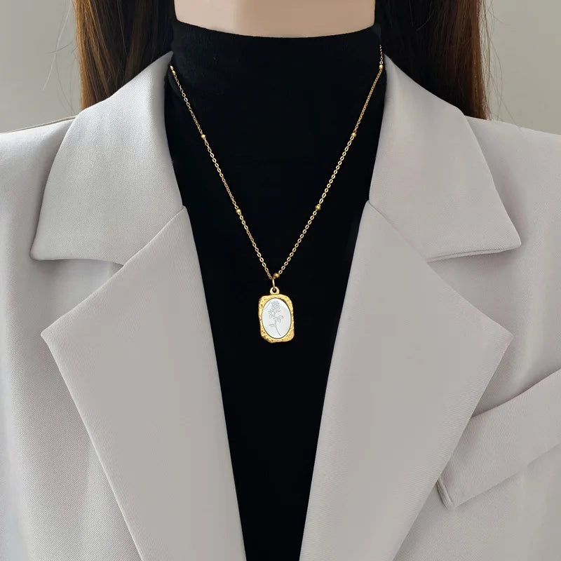 The Elaris – Floral Imprint Necklace
