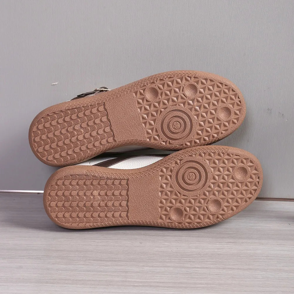 Retro Stride - Women's Sneakers
