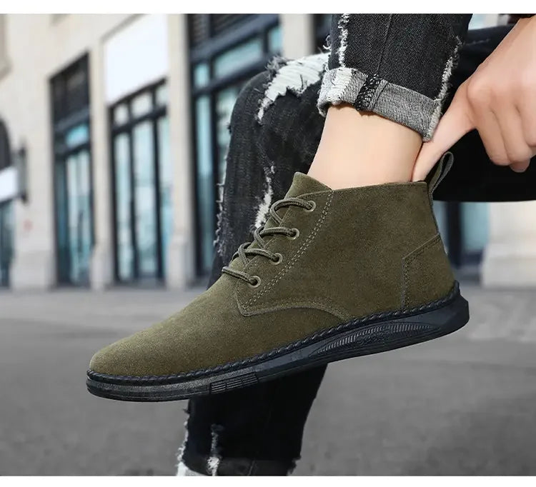 The Calderon – Suede Chukka Walkers