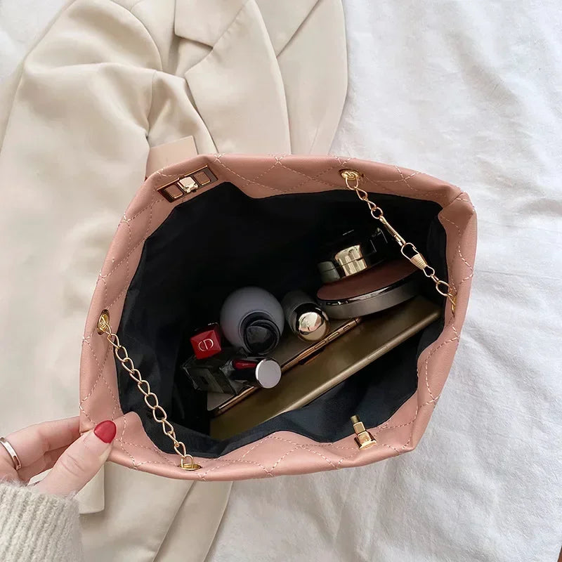 City Chic – Quilted Chain Crossbody
