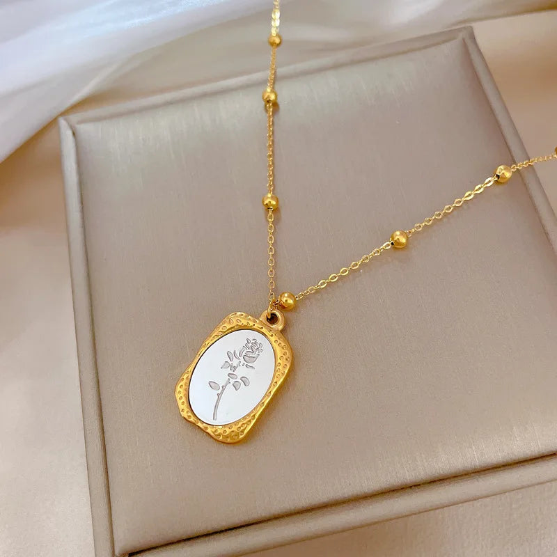 The Elaris – Floral Imprint Necklace