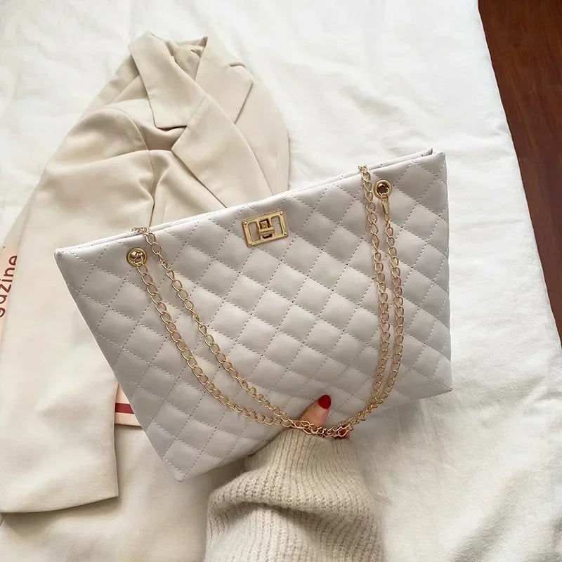 City Chic – Quilted Chain Crossbody