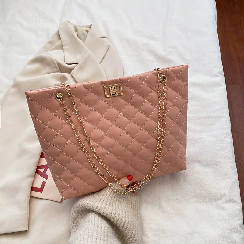 City Chic – Quilted Chain Crossbody