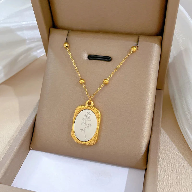 The Elaris – Floral Imprint Necklace
