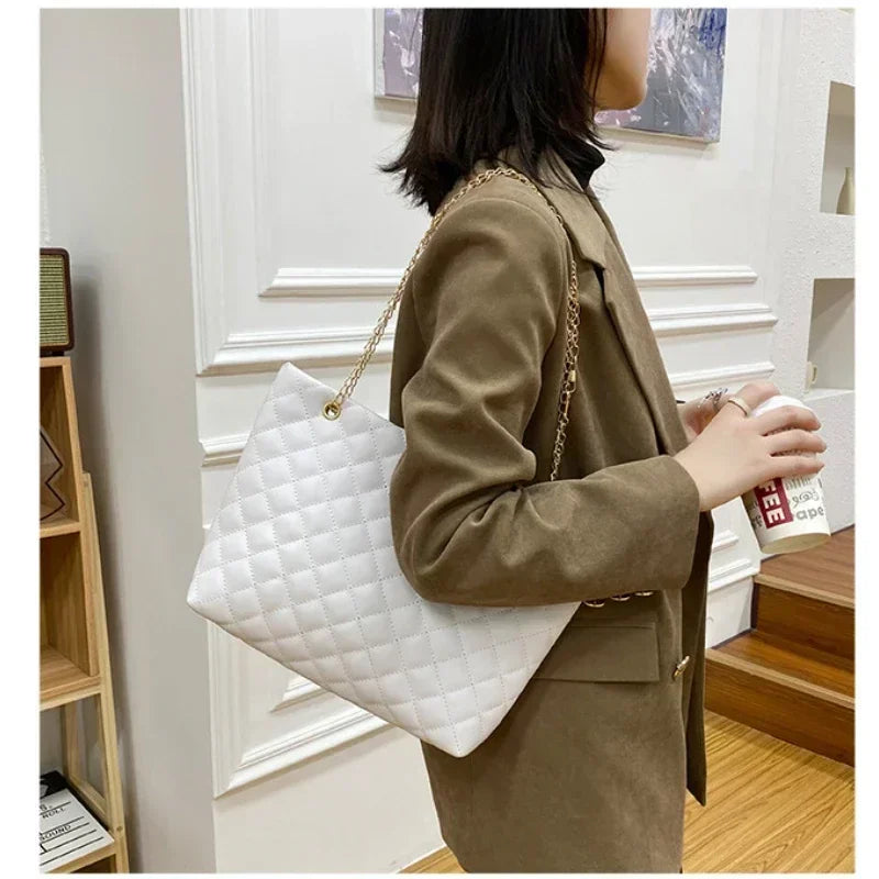 City Chic – Quilted Chain Crossbody