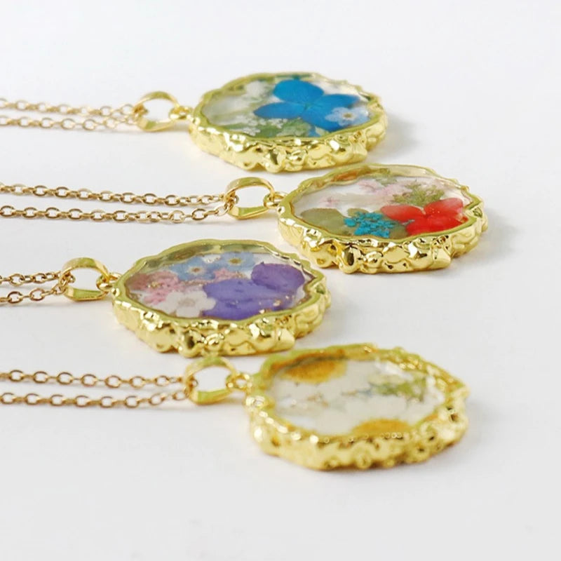 The Fiora – Real Flower Resin Pendant