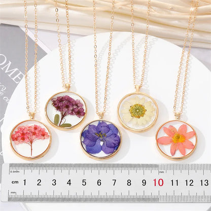 Eternal Bloom – Dried Flower Necklace
