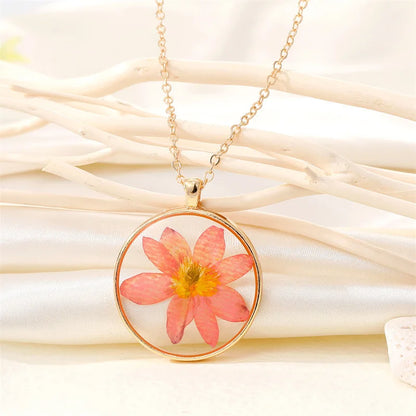 Eternal Bloom – Dried Flower Necklace